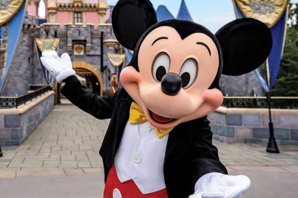 Acesso VIP aos parques e experiências exclusivas